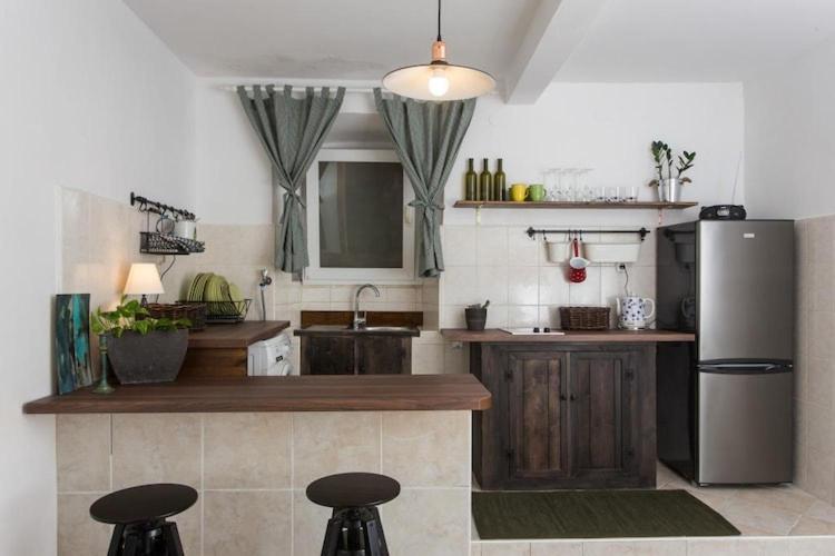 Apartment Hladilo Nostalgia - Comfort Two-Bedroom Apartment with Terrace and Partial Sea View, Dubrovník