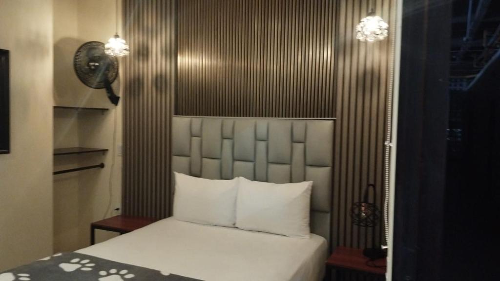 Hotel 50 Suites - 3