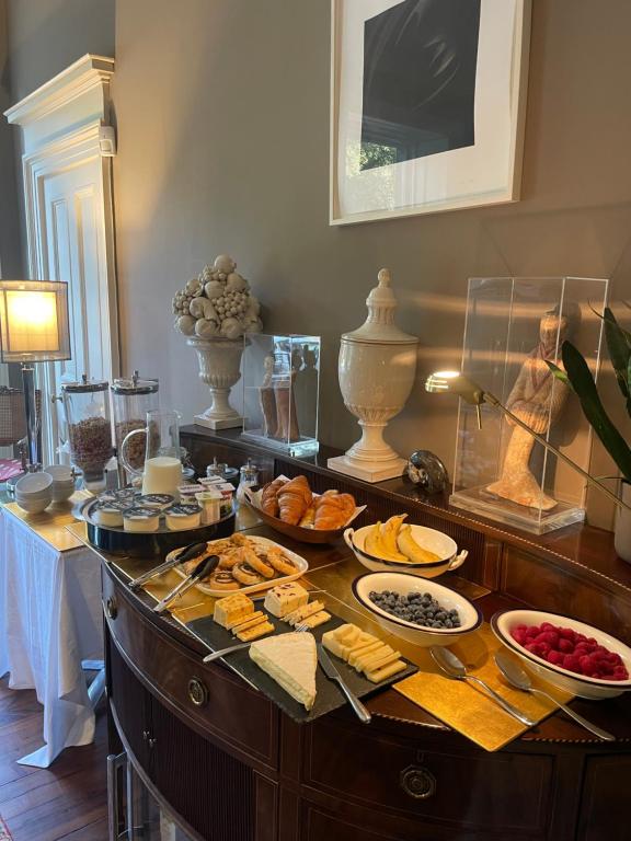 Six Brunton Place Guest House