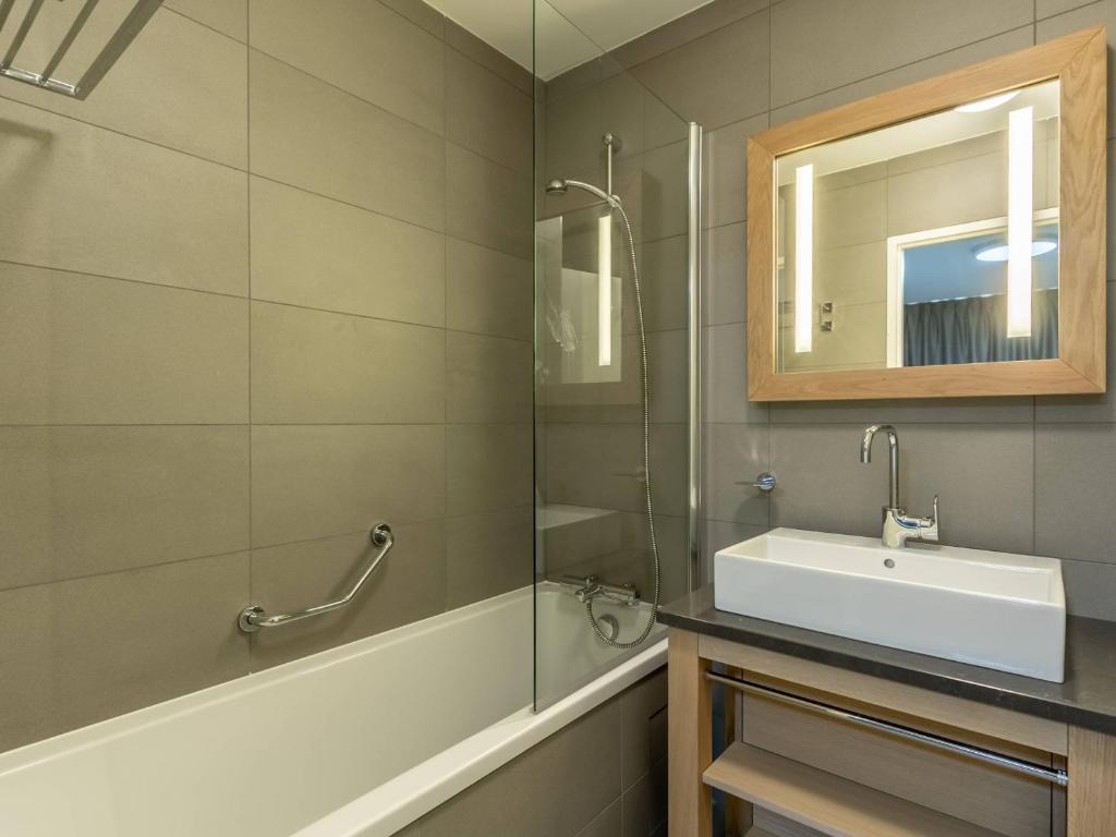 Duplex moderne 3 Chambres - Balcon, Piscine, Spa, Ski aux pieds - FR-1-352-57 - 4