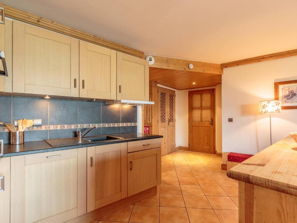 Appartement spacieux 8 pers with Parking & WIFI, proche des pistes - FR-1-352-79 - 4