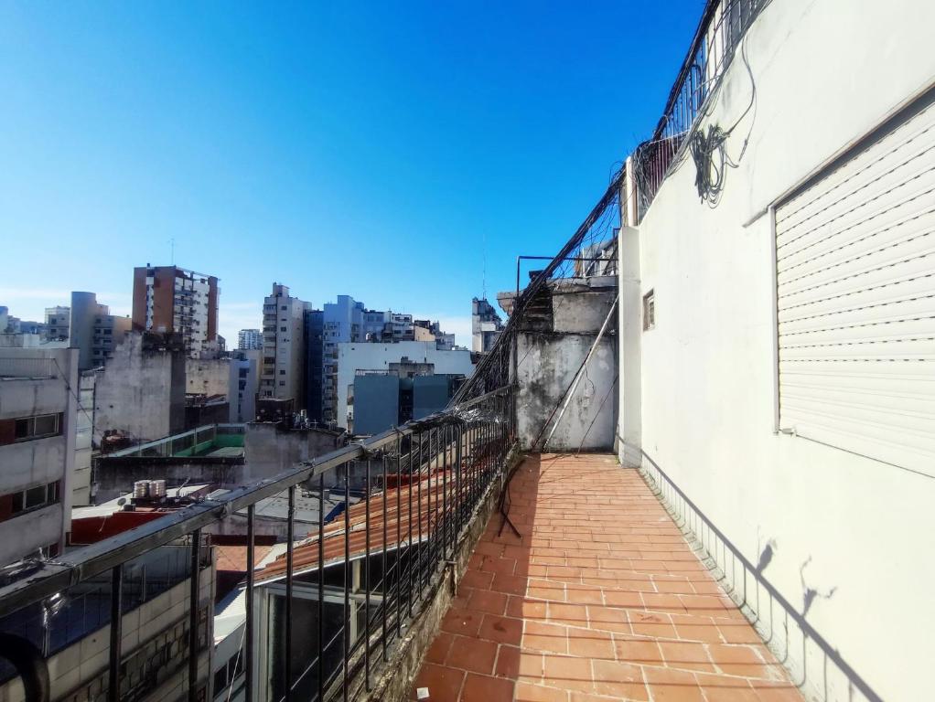 Luminoso con terraza privada - 1