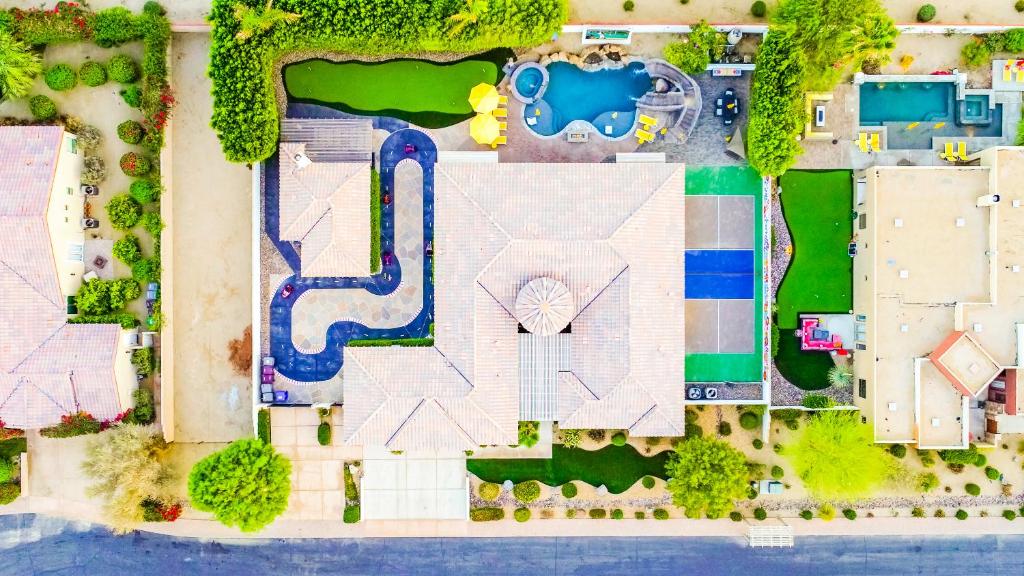 Epic Journey in Montage, Indio