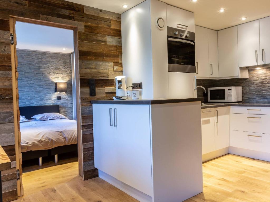 Appartement skis aux pieds avec WiFi, 5 personnes - 2