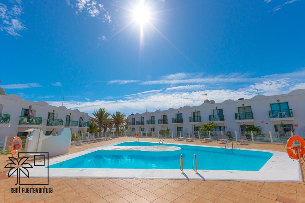 Golden Sunset Pool View by iRent Fuerteventura, Corralejo