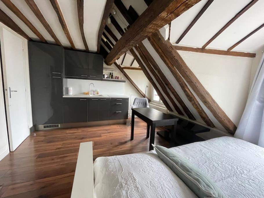 Appartment au cœur de Paris 8e - 1
