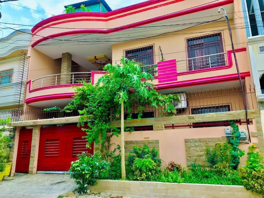 First Floor Guest House, Karáčí