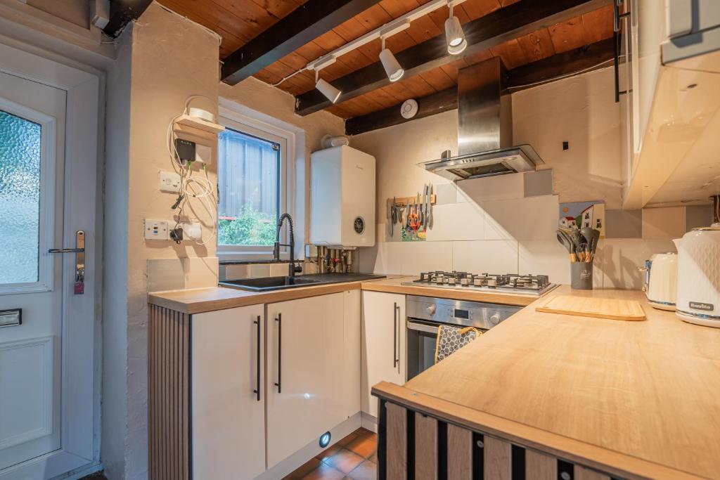 Cosy Cottage Tiny House, Kendal photo 3