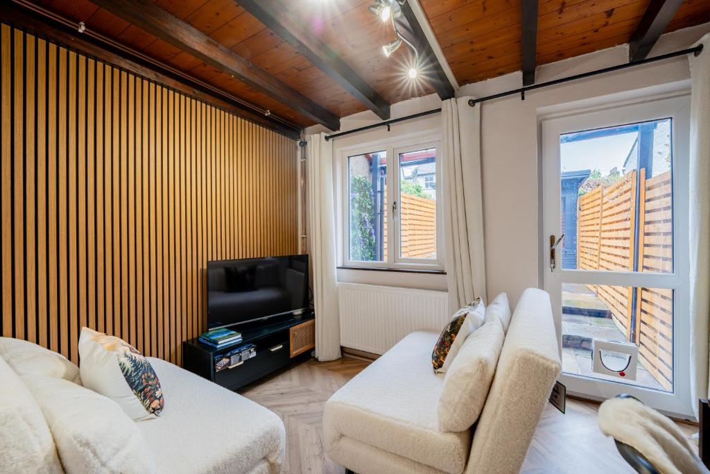 Cosy Cottage Tiny House, Kendal photo 7