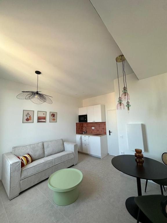 Studio Cocon - Entièrement rénové - 4 couchages - 600m de la Gare de Cannes - 2