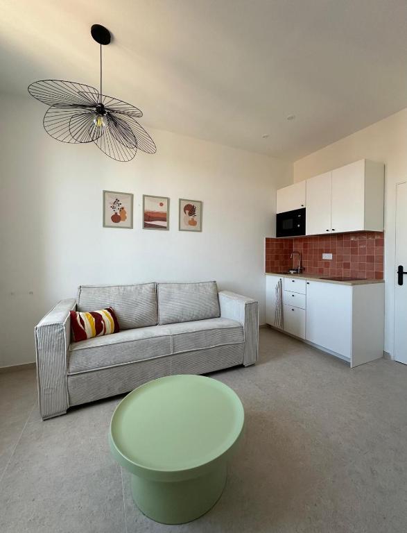 Studio Cocon - Entièrement rénové - 4 couchages - 600m de la Gare de Cannes - 4