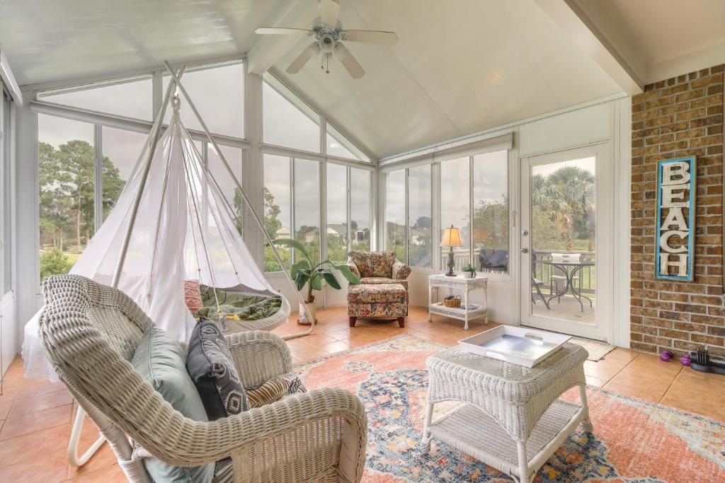 Wilmington Home with Sunroom and Private Deck!, Wilmington