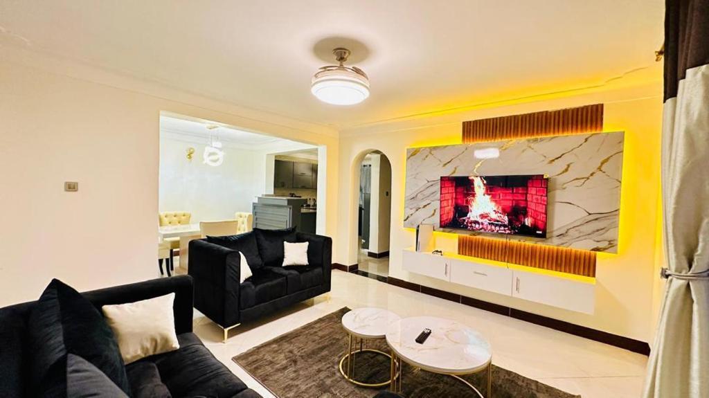 Serenity LakeView 4BR Duplex Entebbe Close to Airport, Entebbe