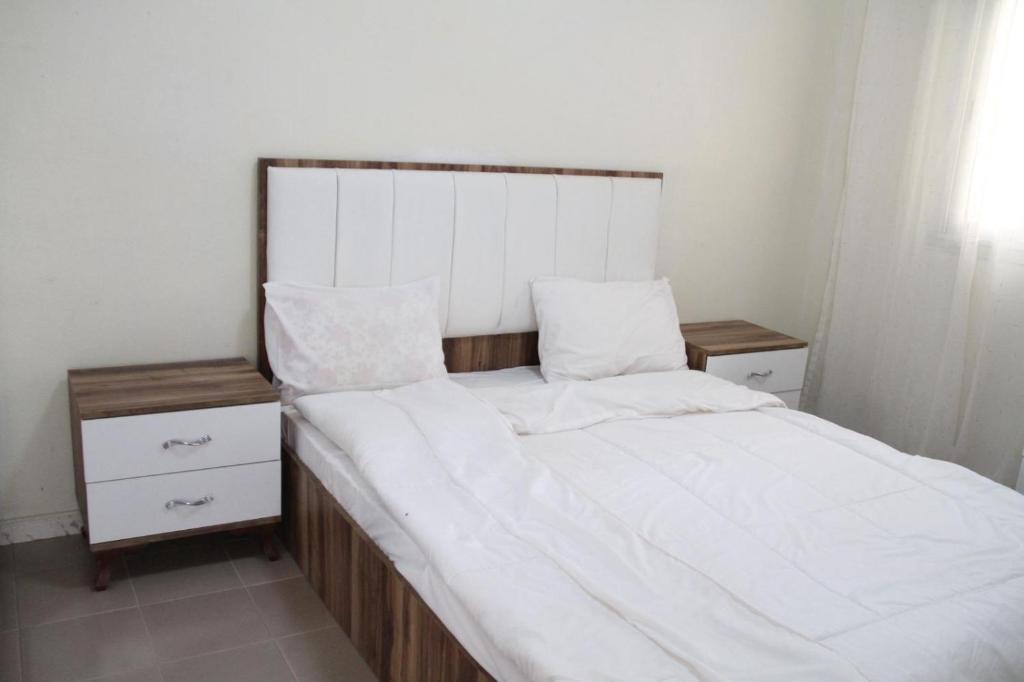 Villa paradis, Niaga