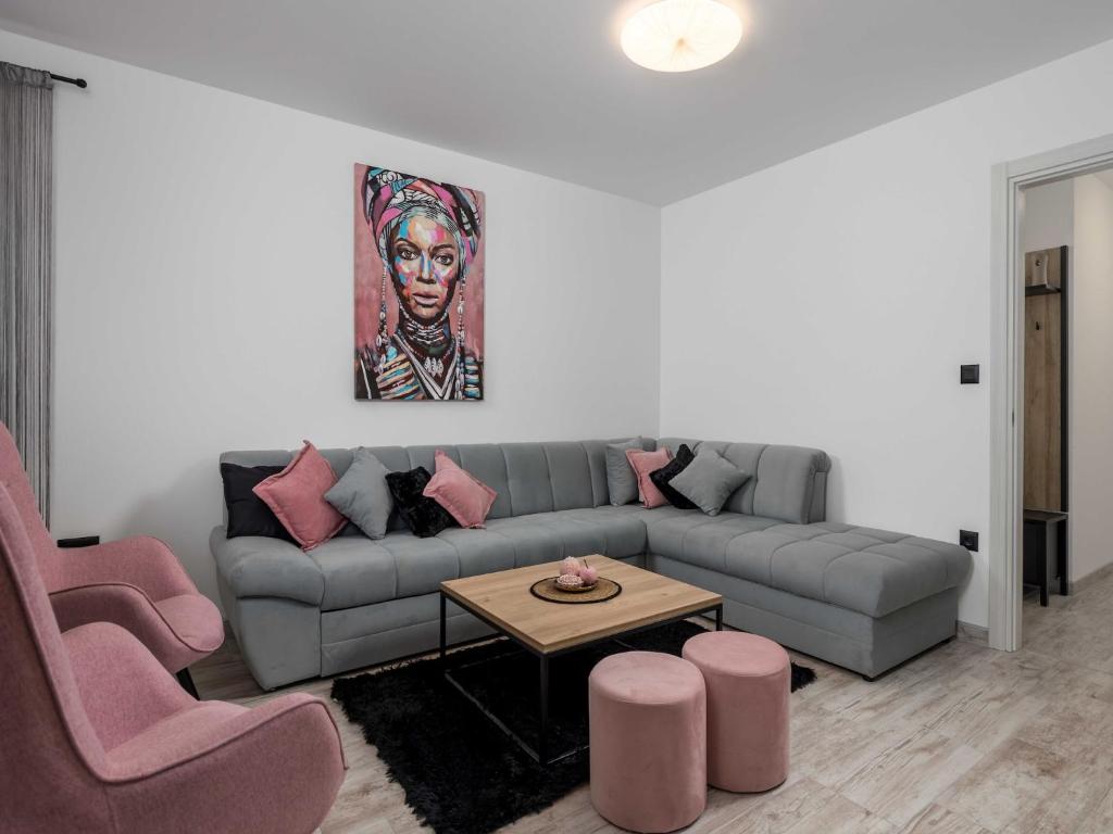 Villa Lemily - Five Bedroom with Swimming Pool, Matulji