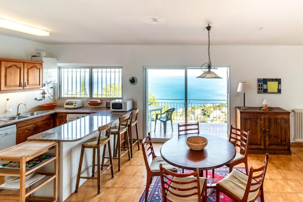 Super Fener 93 - ático con terraza y vistas, Girona