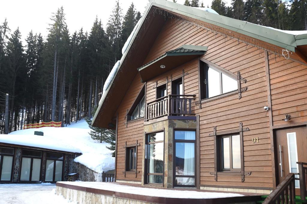 Shale Anemona, Bukovel