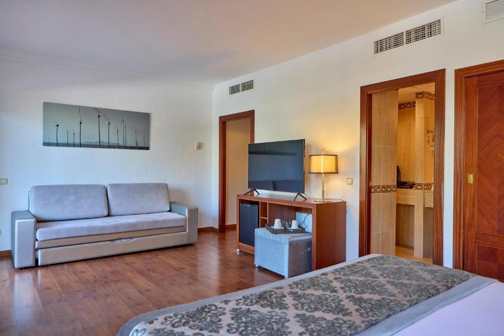 Zafiro Rey Don Jaime — Hotel rooms in Santa Ponca, Balearic Islands
