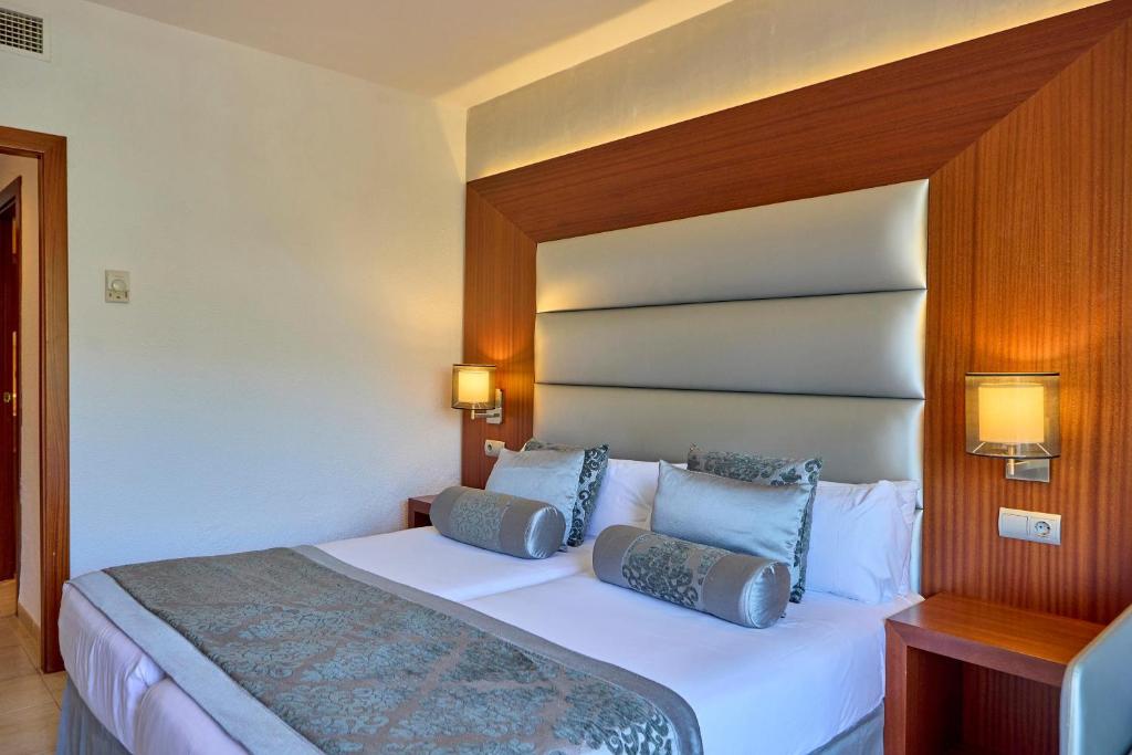 Zafiro Rey Don Jaime — Hotel rooms in Santa Ponca, Balearic Islands