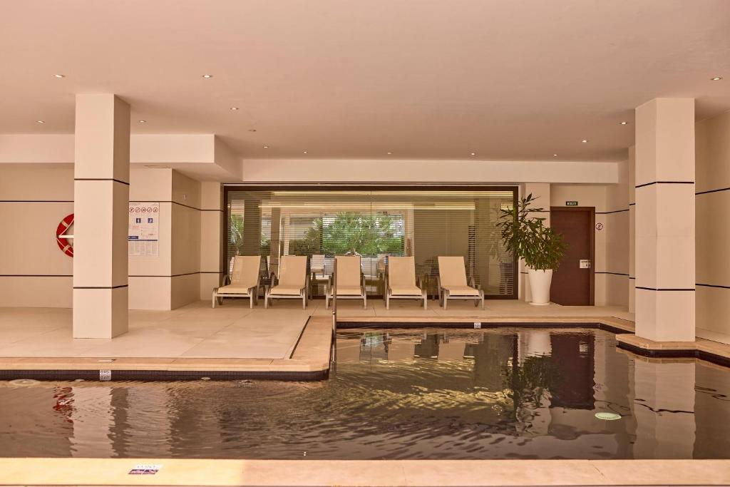 Zafiro Rey Don Jaime — Swimming pool in Santa Ponca, Balearic Islands