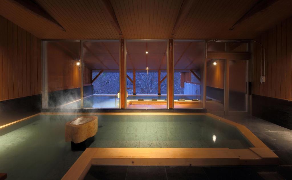 Hot spring bath