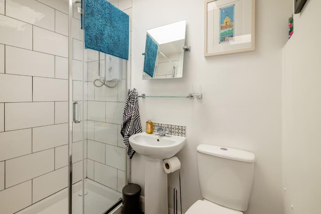Self-Contained Studio, Hove - photo 2