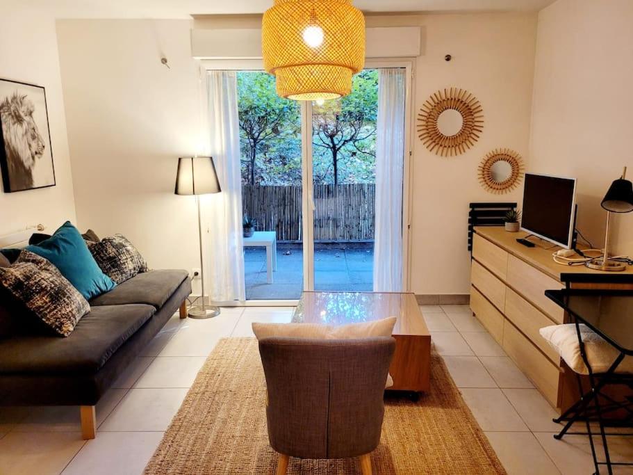 Lil Bretech - T2 avec terrasse, parking et WiFi, Nantes