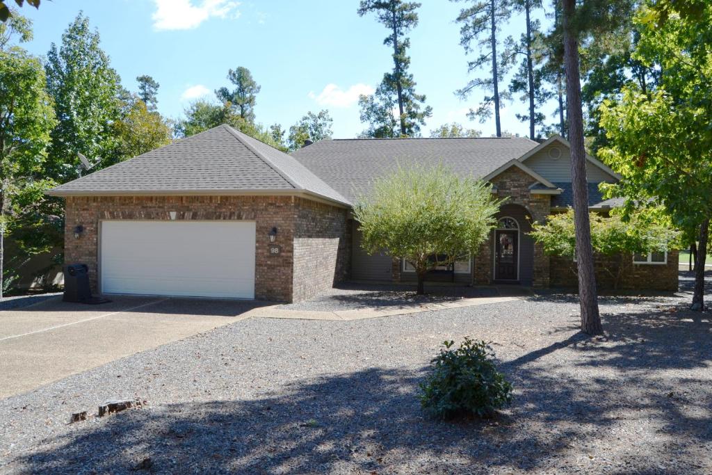 98 San Sebastian Way, Hot Springs Village