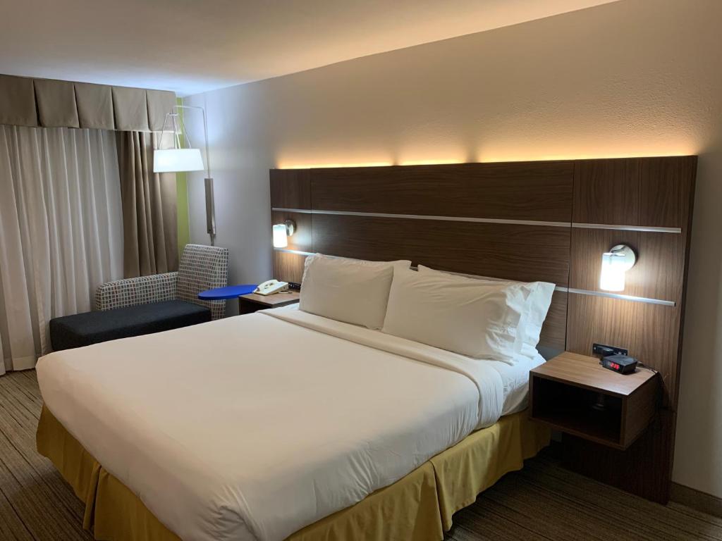 Holiday Inn Express Little Rock-Airport By IHG