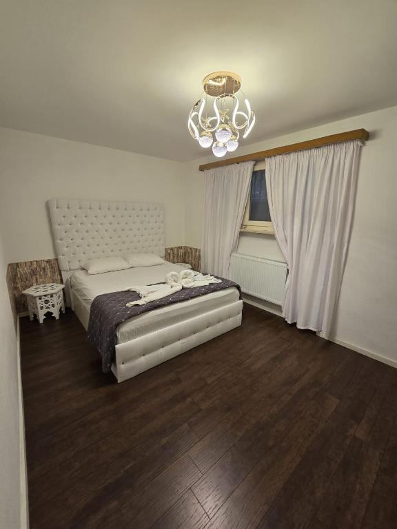 2BDR Apt with See View - Free Parking - 3
