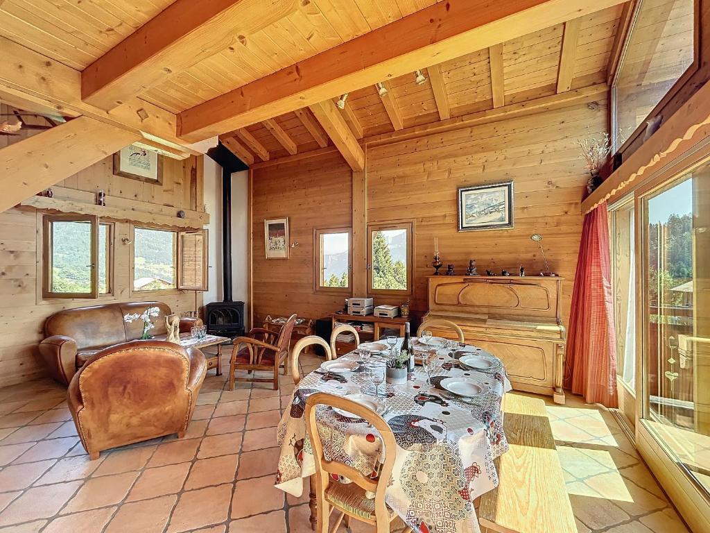 Chalet individuel avec garage, terrasse, buanderie et cuisine équipée - 3