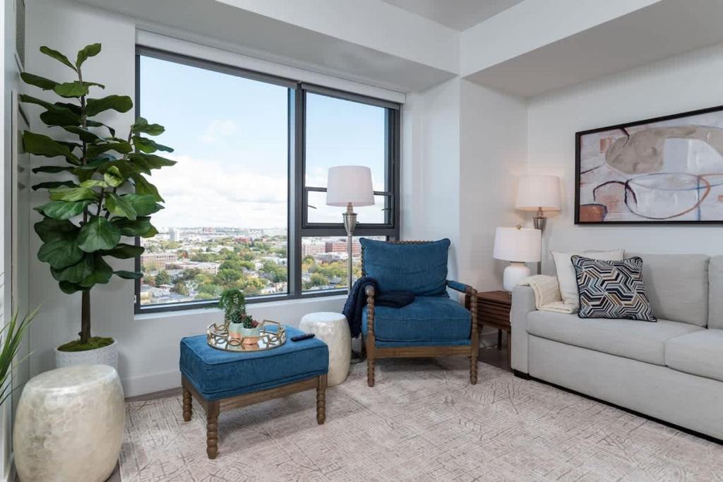 Upscale Penthouse near MIT Harvard Central Square, Cambridge