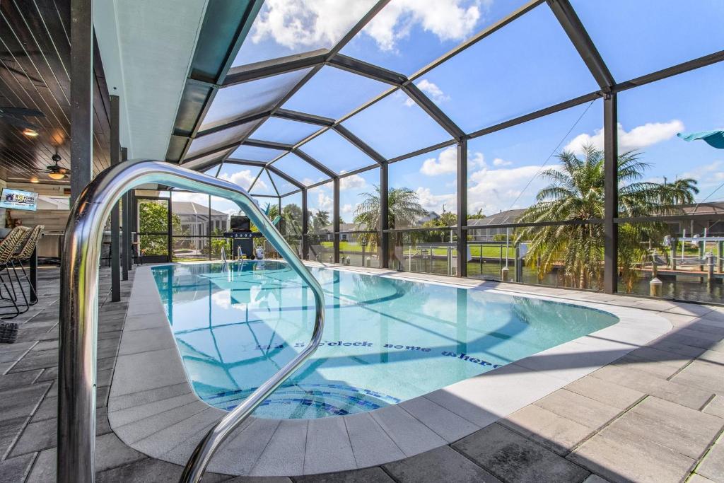 Direct Gulf Access, Expansive Lanai, Heated Pool - The Nautical - Roelens, Cape Coral