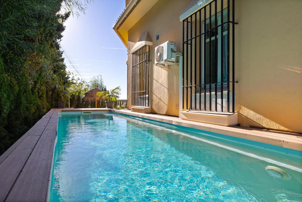 12p Villa Private Pool 5 Bathrooms 150m to Beach and Walking to La Cala de Mijas - 2