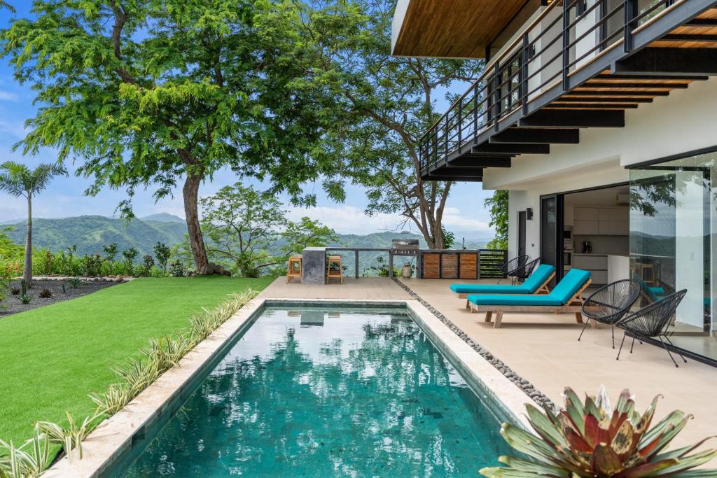 Spectacular Mountaintop Views, Potrero