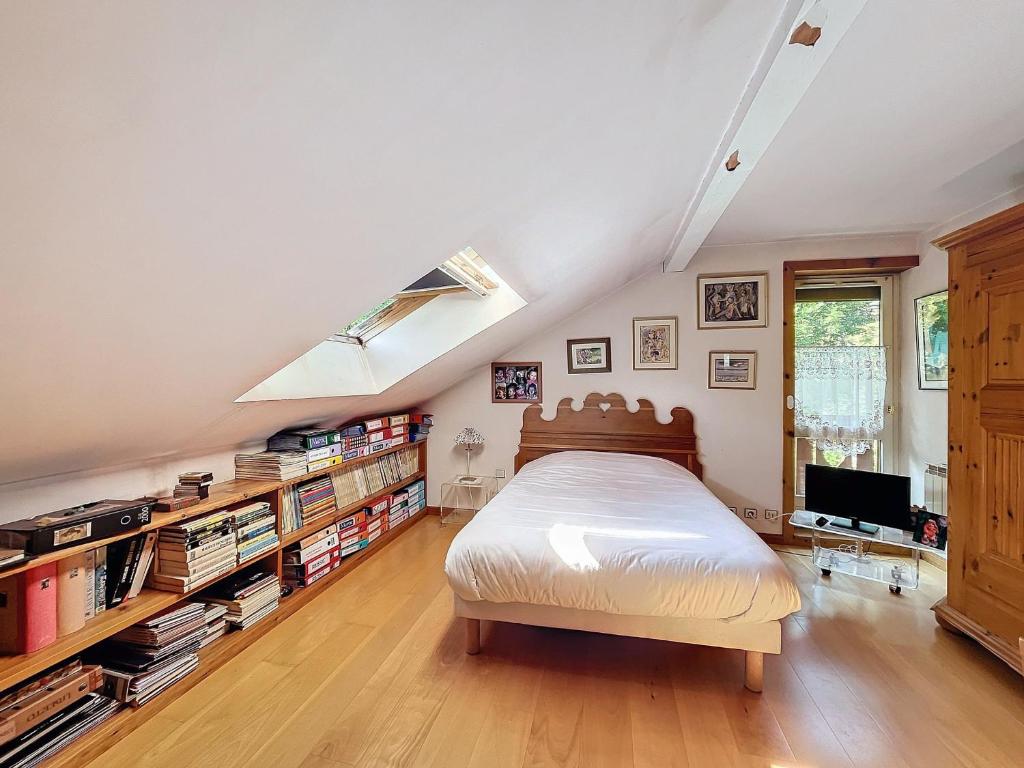 Chalet rénové avec cheminée et terrasse, proche télécabine - FR-1-688-96 - 2