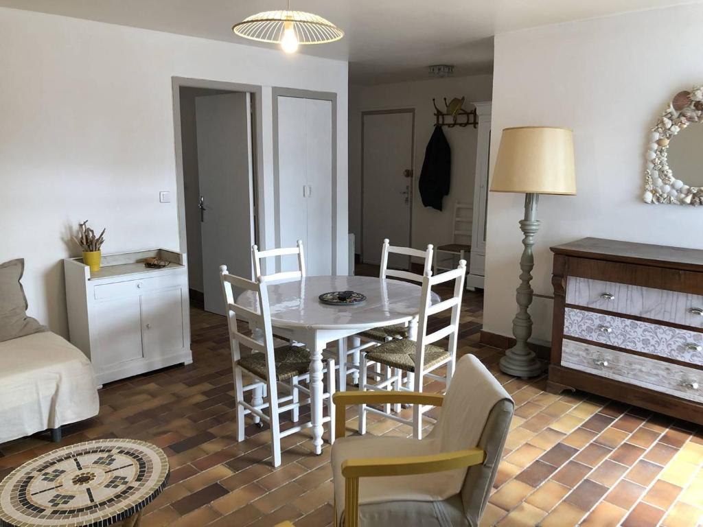 Appartement T3, avec terrasse, place de parking privée - 2
