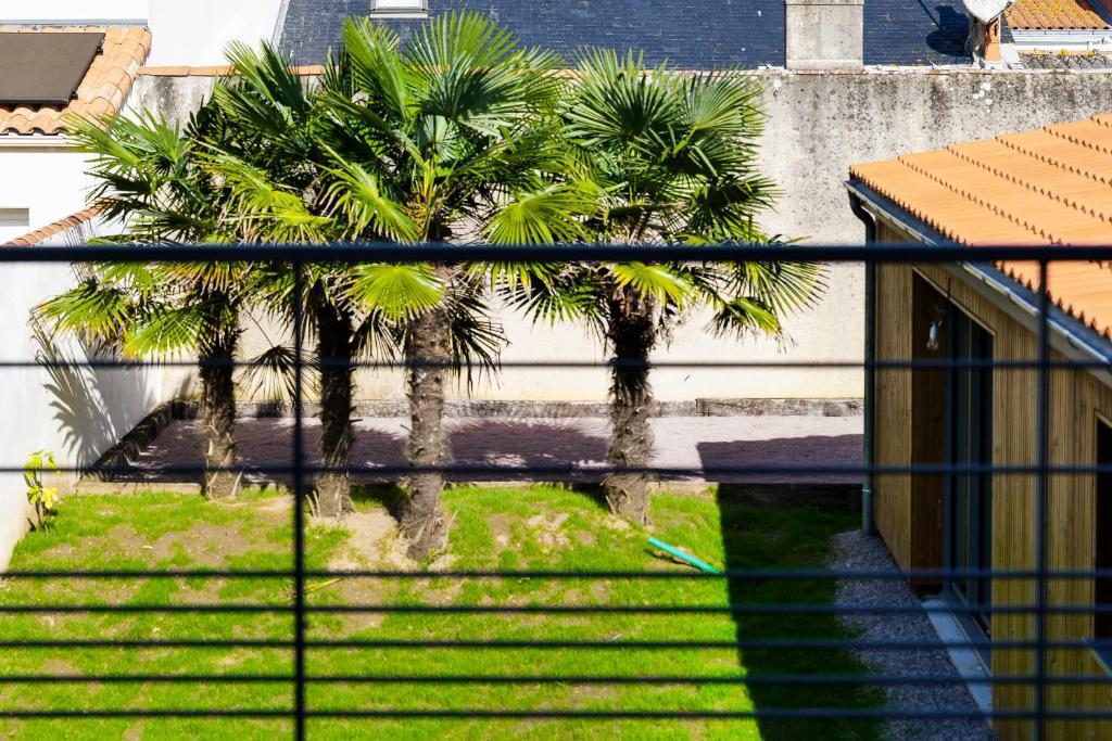 Jolie maison de ville rénovée avec goût proche toutes commodités quartier Arago Les Sables - 13 personnes - 2