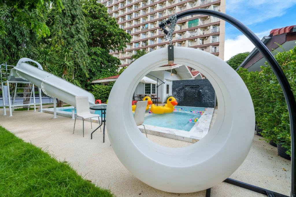 Swimming pool