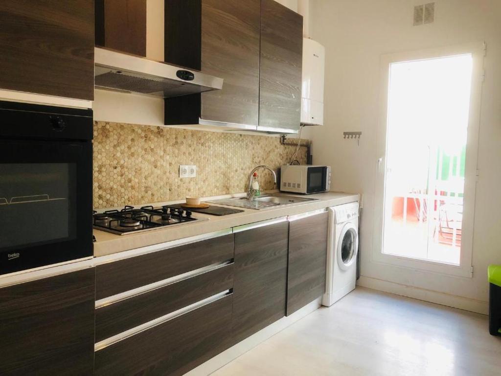 10' walk to Bernabeu max 8P, 3Bedr, 1sofa, 2bath - 2