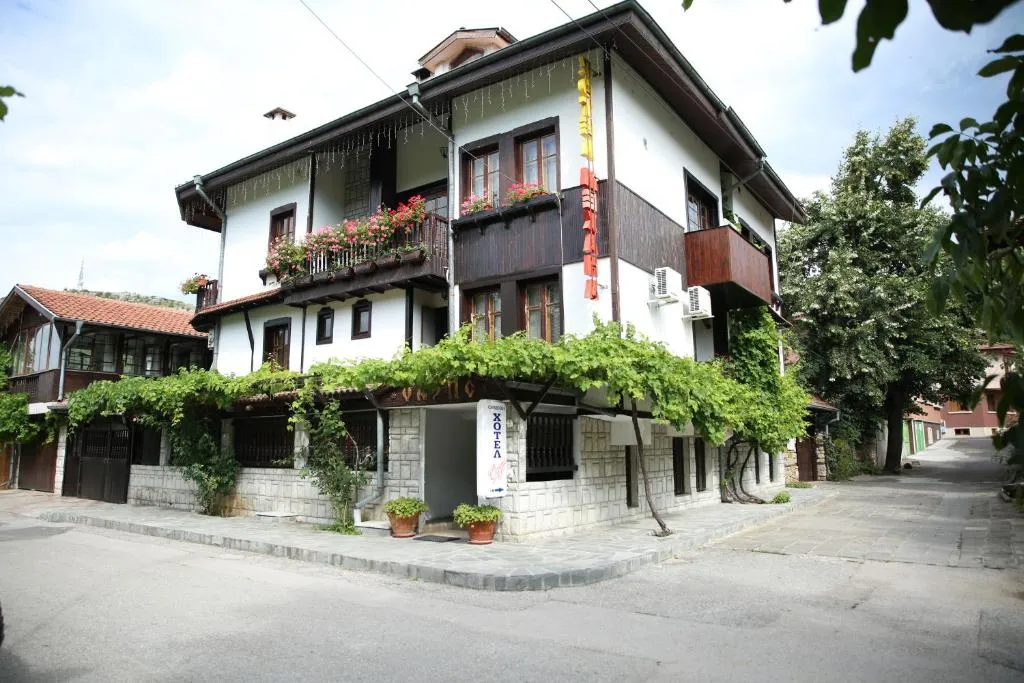 Oazis Family Hotel, hotel a Lovech