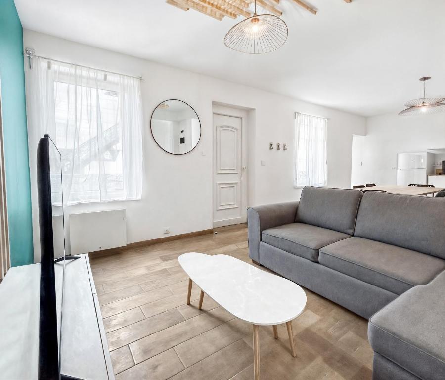 Jardin Privé et Déco Moderne à Vichy - 5
