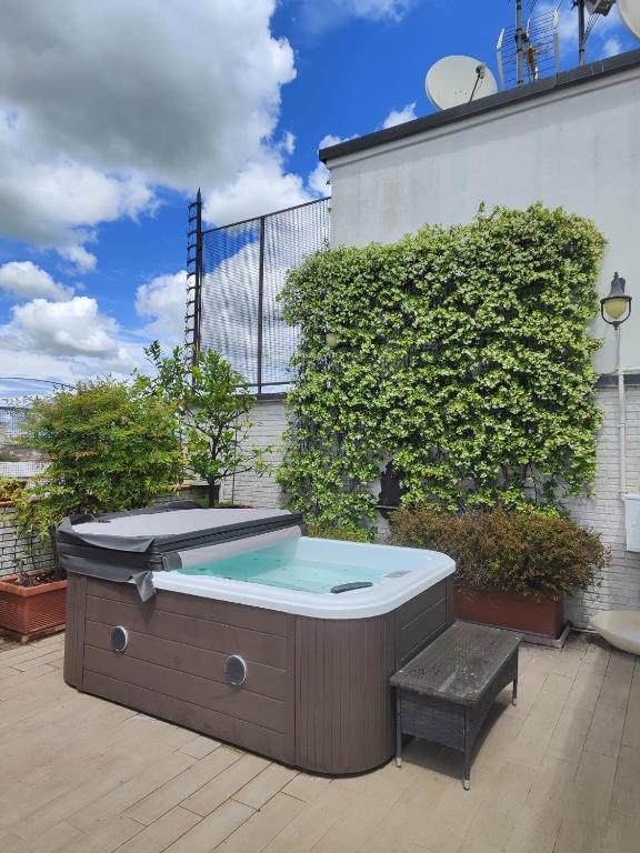 Rooftop Terrace - elegante attico con idromassaggio - 5
