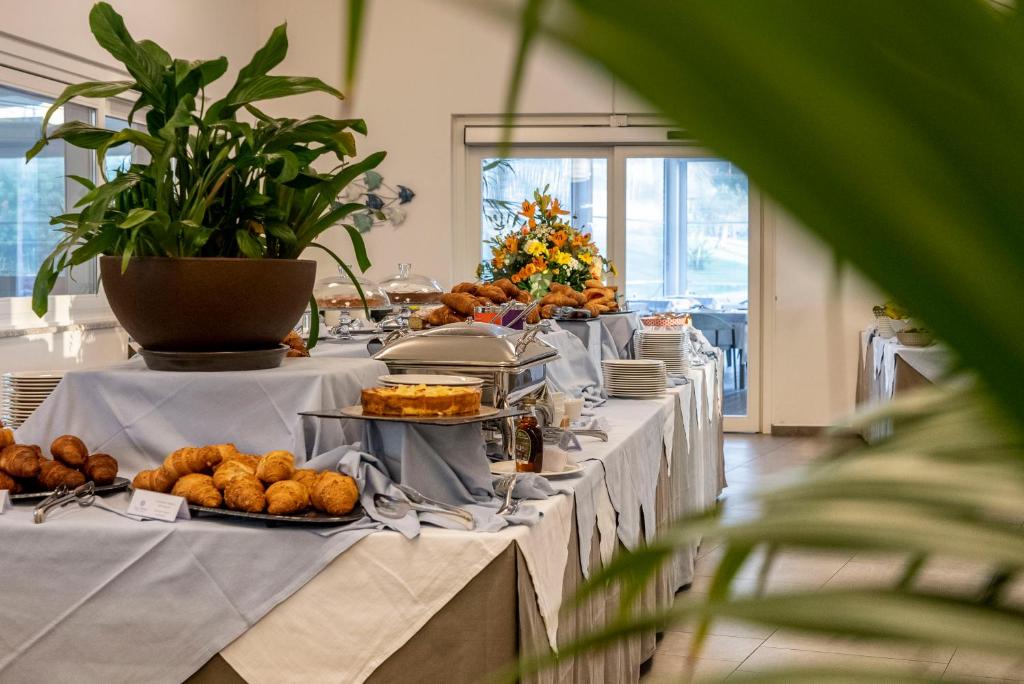 Cala Sinzias Resort — Restauracje i bary in Castiadas, Sardynia