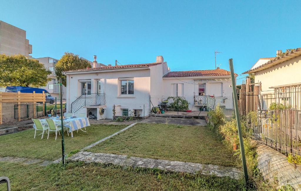 Stunning Home In Royan With Wifi, Royan