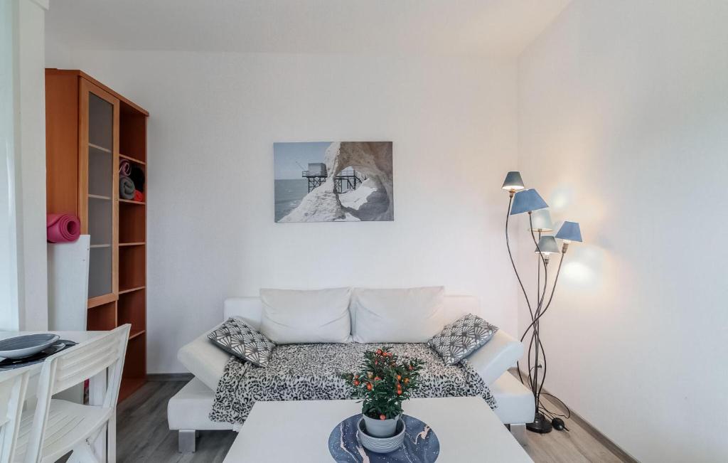 Beautiful Home In Royan With Wifi - 3