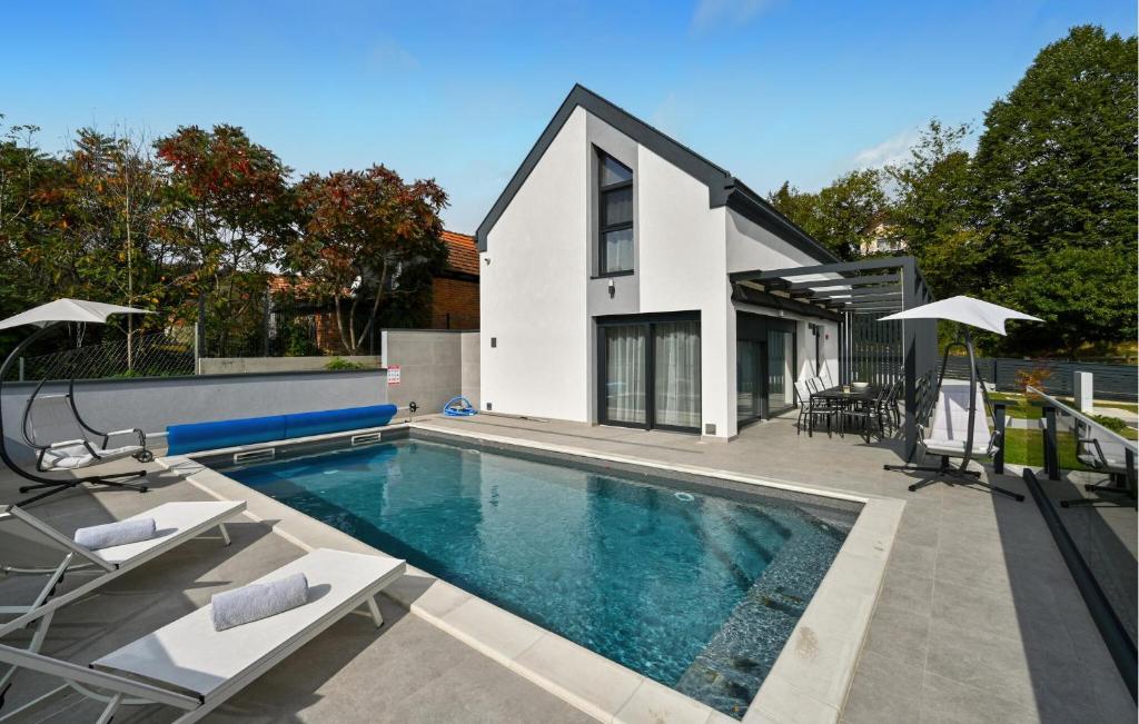 Amazing Home In Margecan With Wifi, Gačice