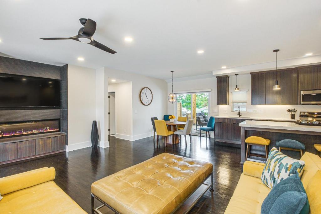 Stylish and Modern Lenexa Haven with Fire Pit and Deck!, Lenexa