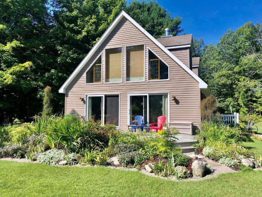 Peek of the Bay, Suttons Bay