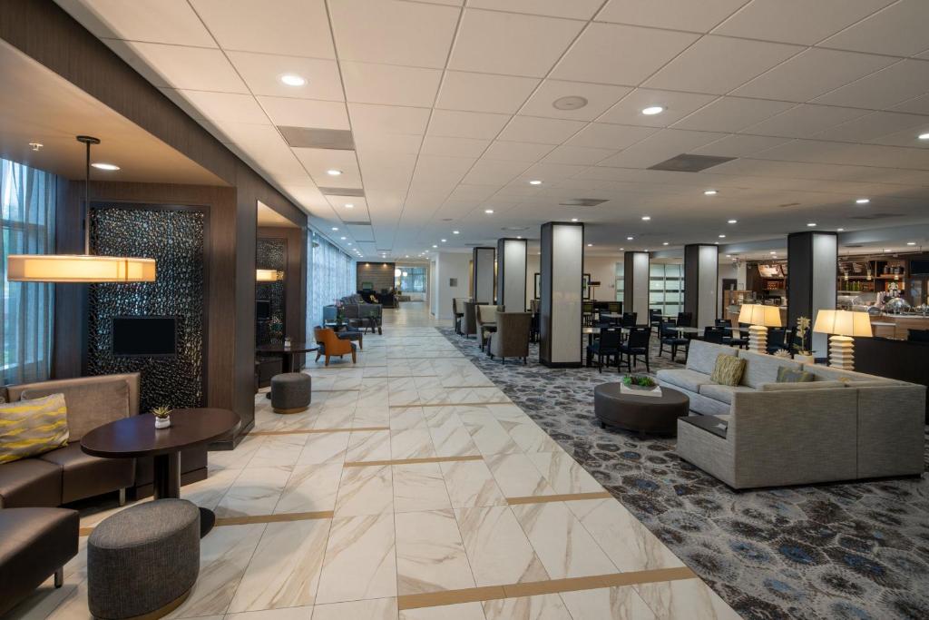 คอร์ตยาร์ด ไมอามี โครัล เกเบิลส์ (Courtyard Miami Coral Gables)